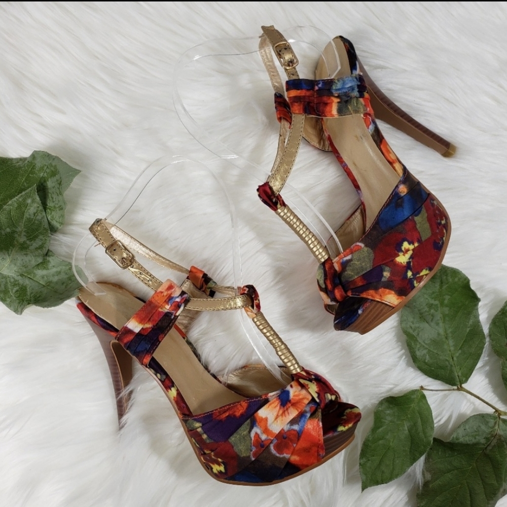 🌷 Floral Strap Heels 🌷